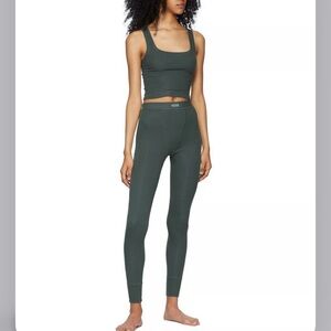 SKIMS | Tank Top and Leggings Set
